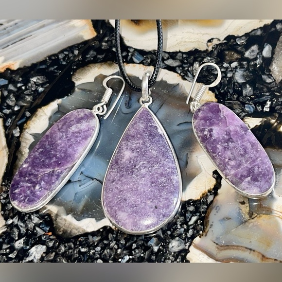 “The Peace Stone” Lepidolite Pendant & Earrings Set - Picture 10 of 17